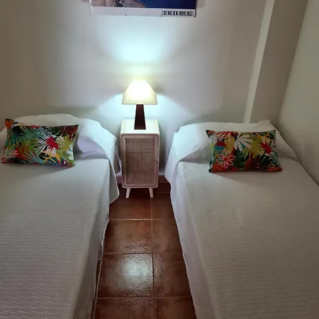 Apartment A Dos Minutos De La Playa. Casco Antiguo. *